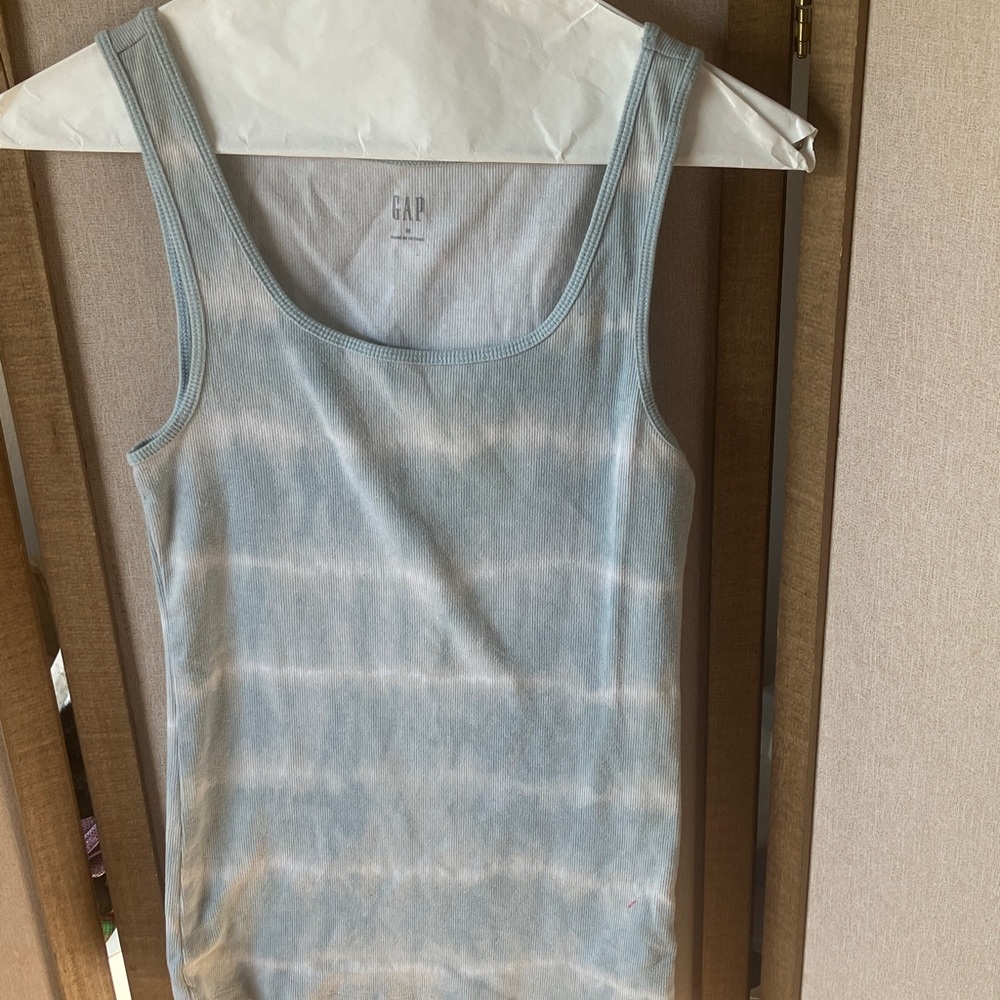FINAL MARKDOWN GAP Women's Light Blue Tie-Dye Tank Top medium